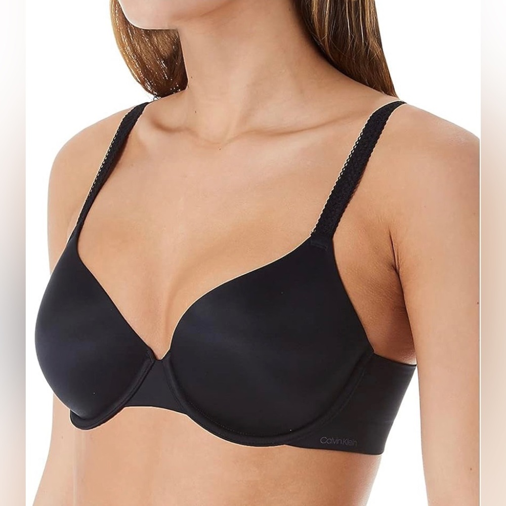 Calvin Klein Women's Liquid Touch Lightly Lined Full Coverage T-Shirt Bra